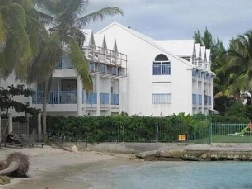 Club Marine Face A La Mer Sainte-Anne  Luaran gambar